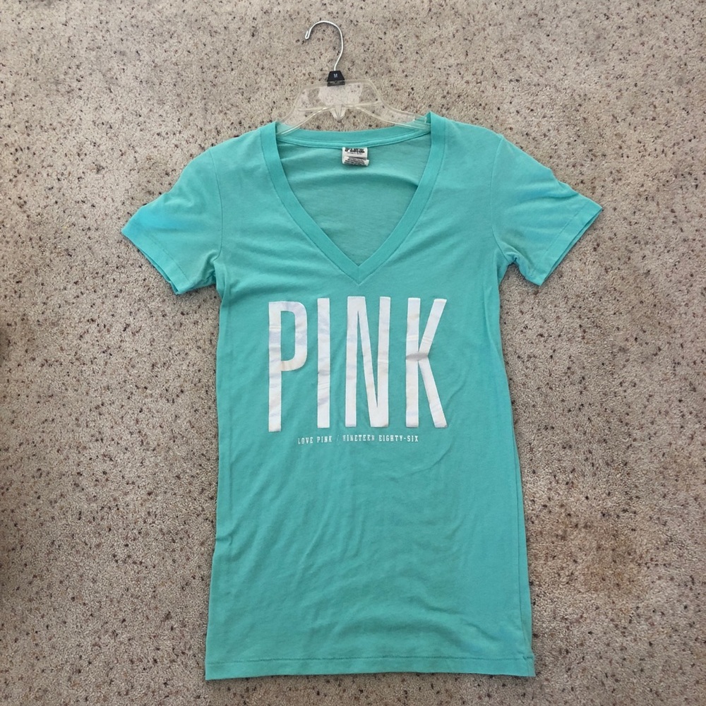 PINK V-neck shirt (teal)